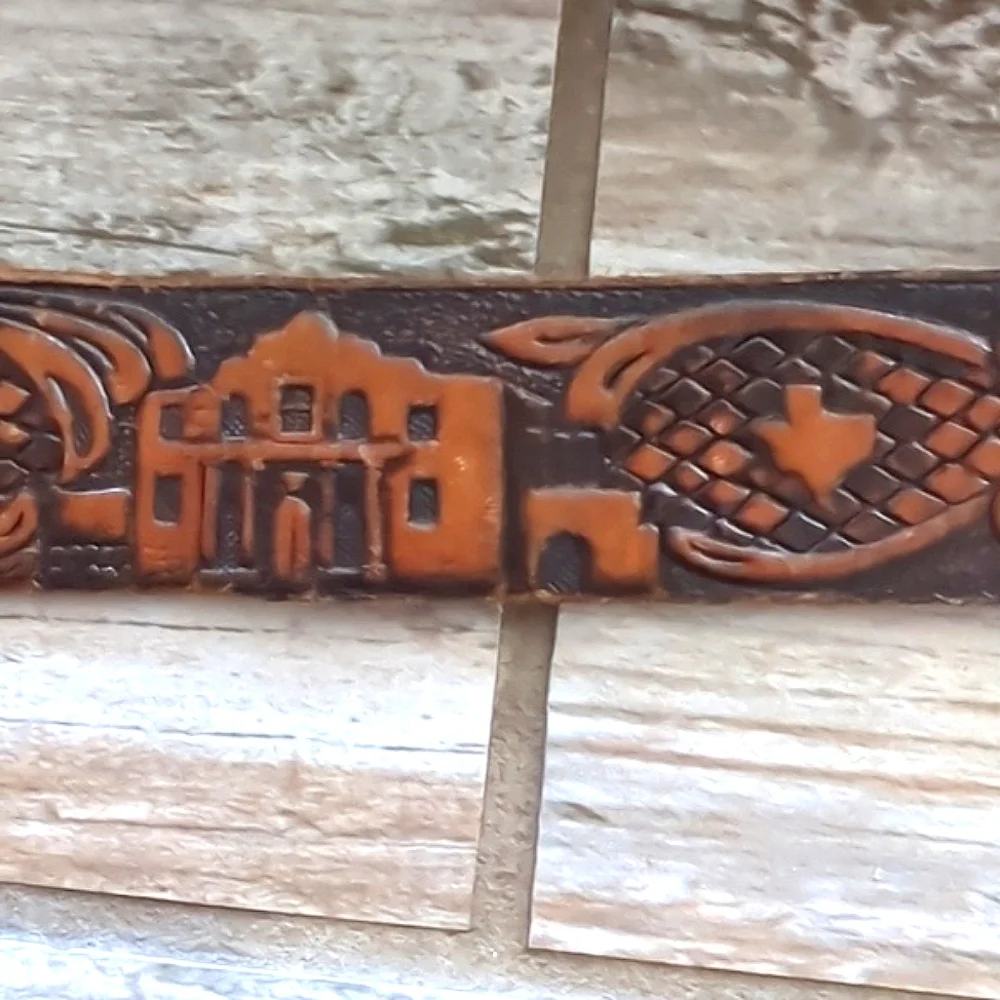 Vintage Hand Tooled Leather Texas Souvenir Belt Alamo Lone Star Flag 32
